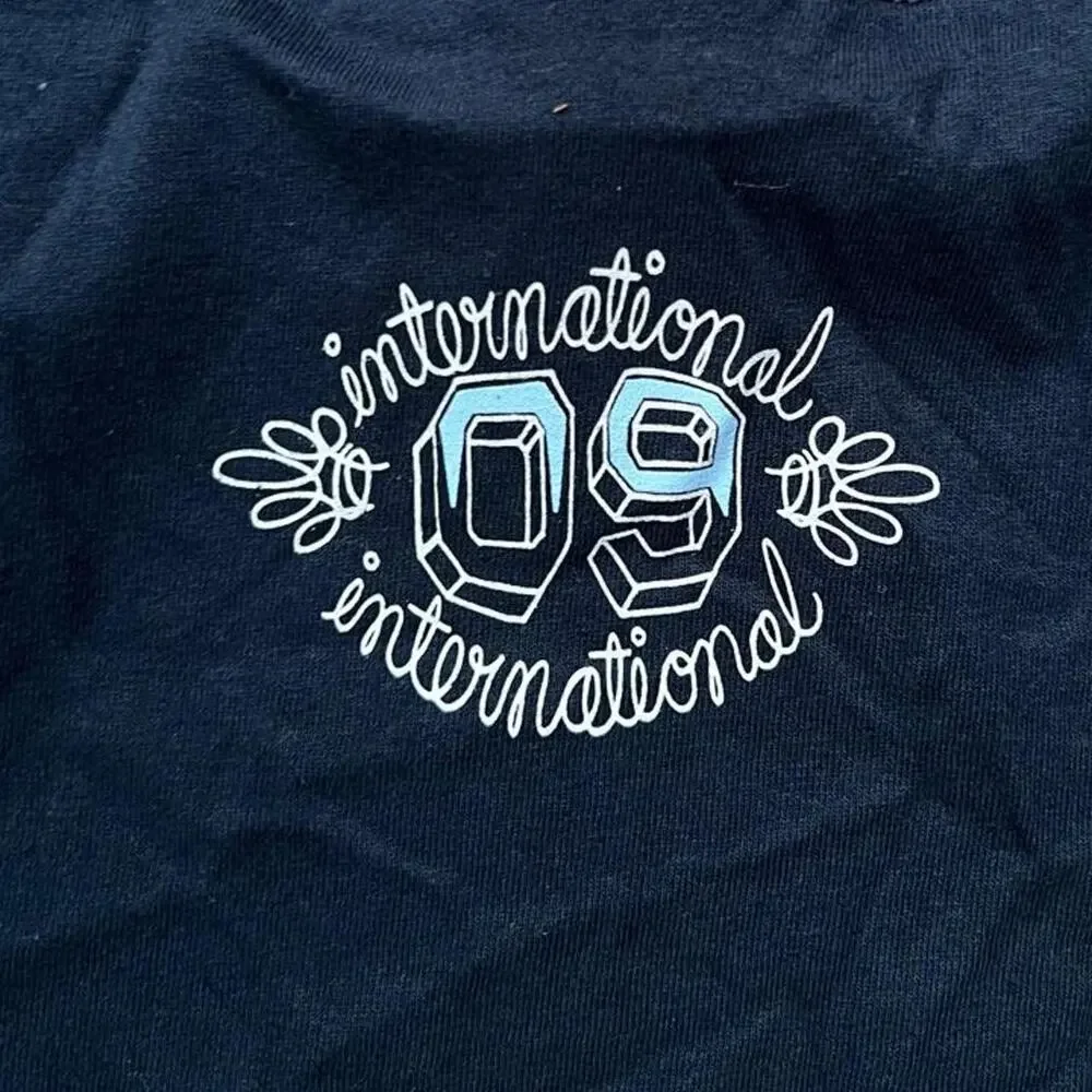 Hurley “International 09” Navy Y2K Surf Logo T-shirt, Medium